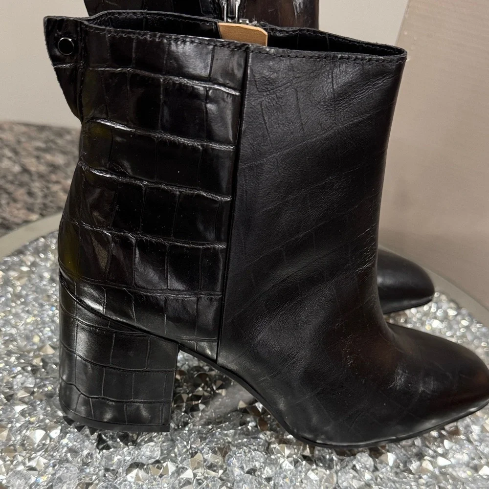 Franco Sarto Black Croc-Textured Leather Block Heel Ankle Boots NEW 8